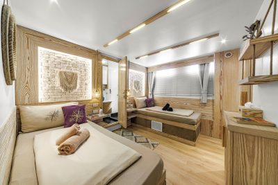 Twin Lower Deck