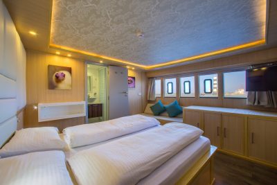 Master-Cabin