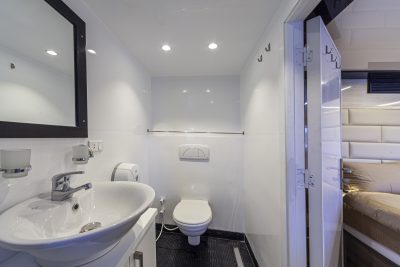 Master-Doube-Cabin